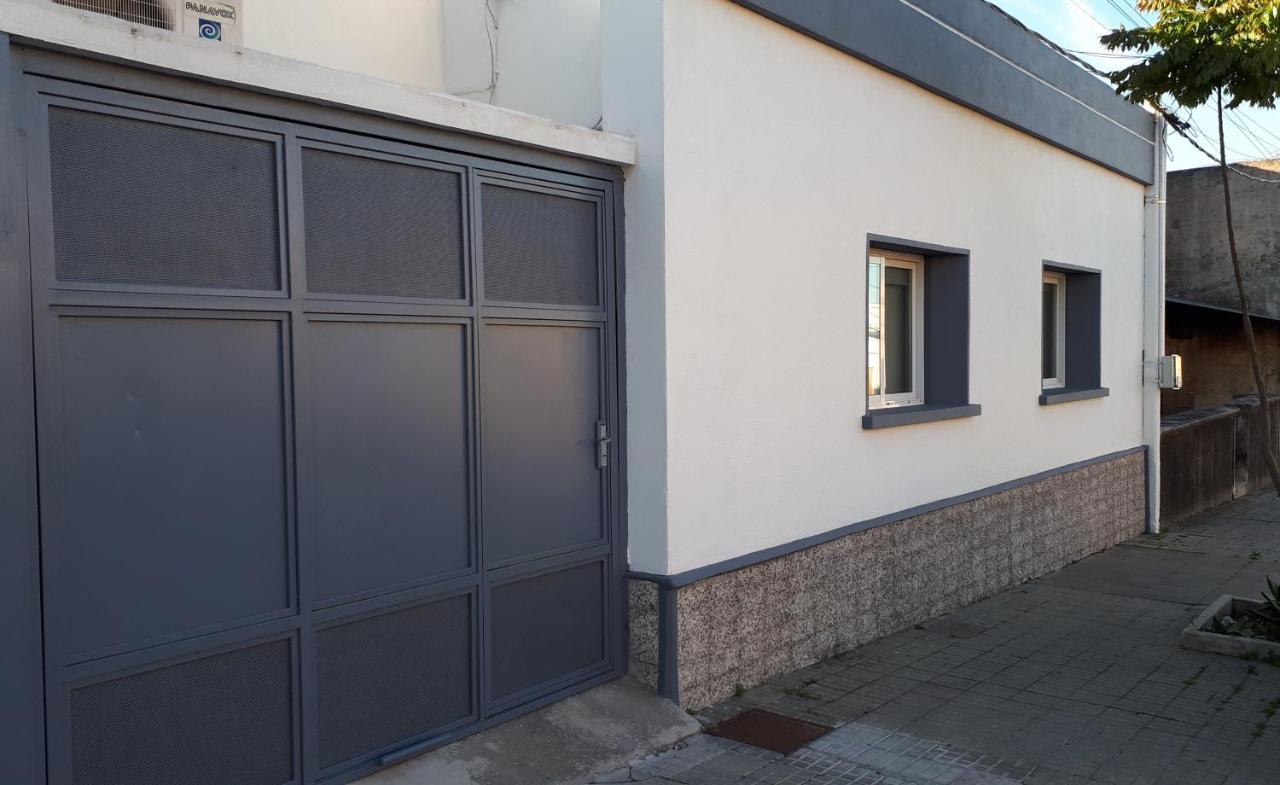 Comoda Casa Con Inmejorable Ubicacion Y Servicios Villa Fray Bentos Bagian luar foto
